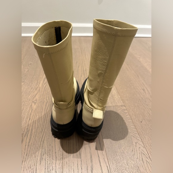Cream chunky leather boot - Picture 4 of 8